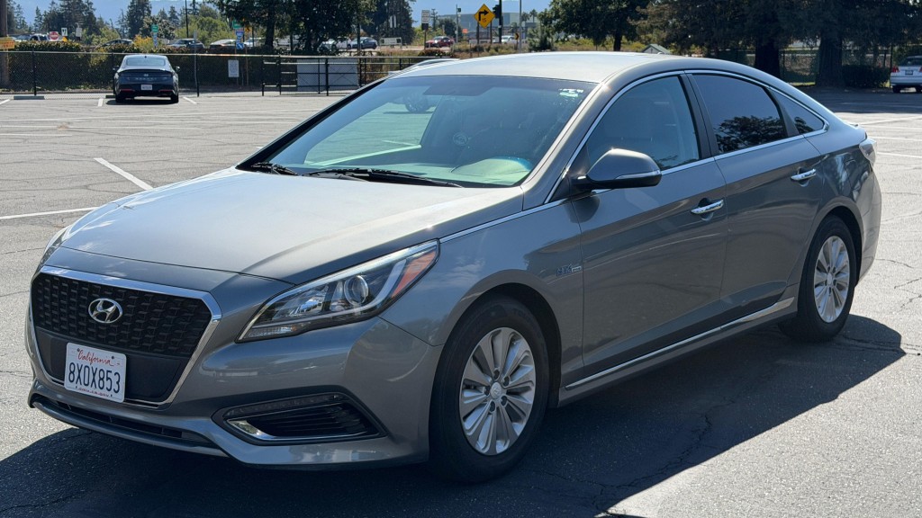 hyundai sonata hybrid 2017 KMHE24L32HA062238 image hyundai sonata hybrid 2017 KMHE24L32HA062238 image